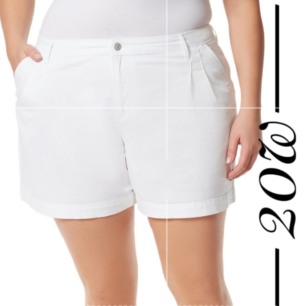 Sale Plus Size Women’s Ladies GLORIA VANDERBILT White Pleated Shorts